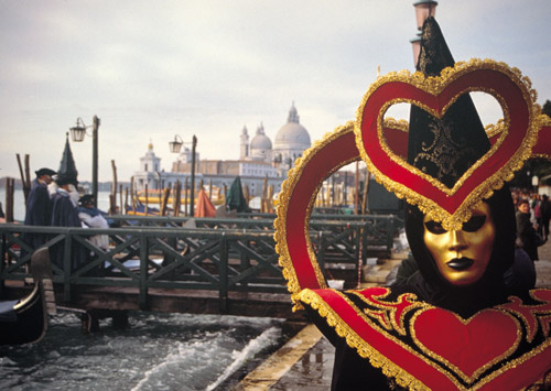 Free stay in Venice center city close to Biennale Art (for boys)