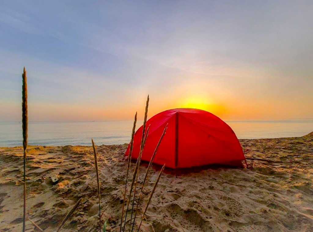 Help me to clean up with camping in the tiny island