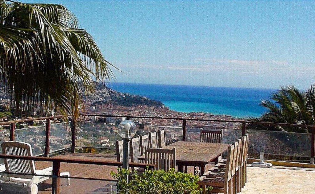 Luxurious Villa CLEMENT