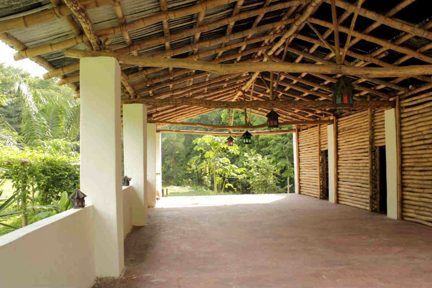 Volunteering at Goloka Eco Yoga Aldea and enlarge your knowledge about sustainable activities.