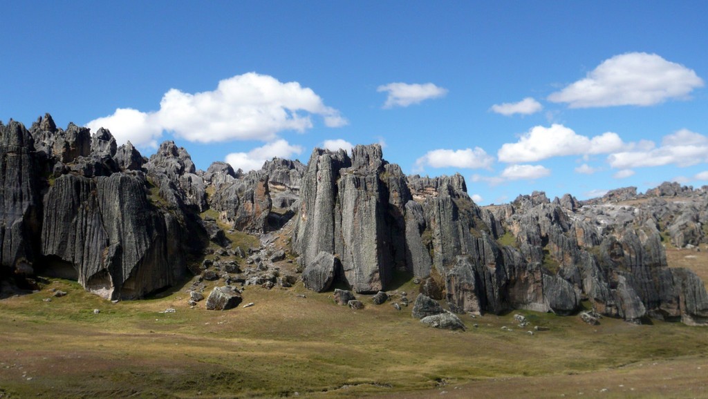 Refugio Hatunmachay lodge mountain