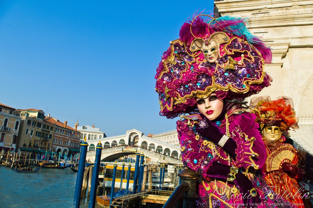 Free stay in Venice center city close to Biennale Art (for boys)