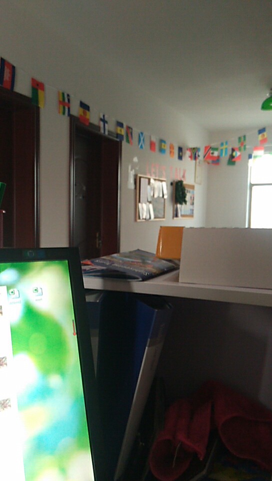 Stay in my place. Help decorate or help teach english