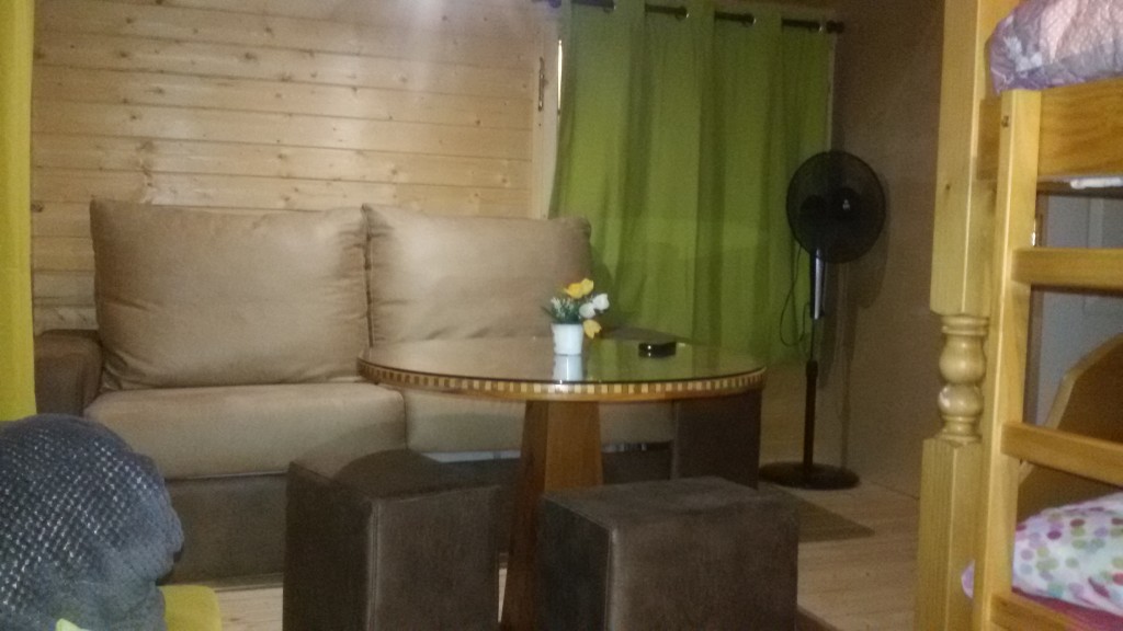 Big country house about 150 m2 and a wooden cabane about 35 m2 all equiped with saun, jacuzzi,pool, paellero and gamezone