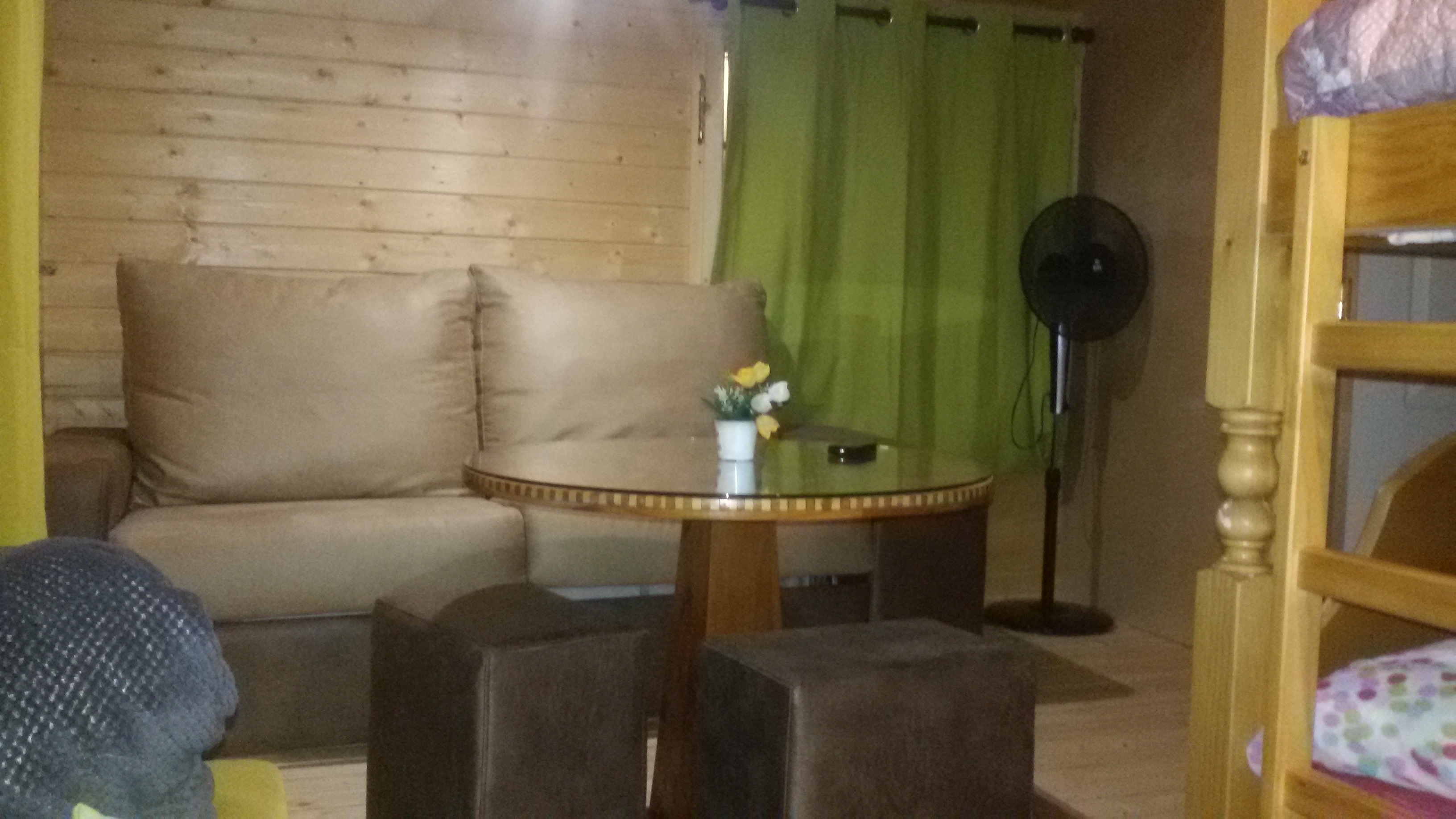 Big country house about 150 m2 and a wooden cabane about 35 m2 all equiped with saun, jacuzzi,pool, paellero and gamezone