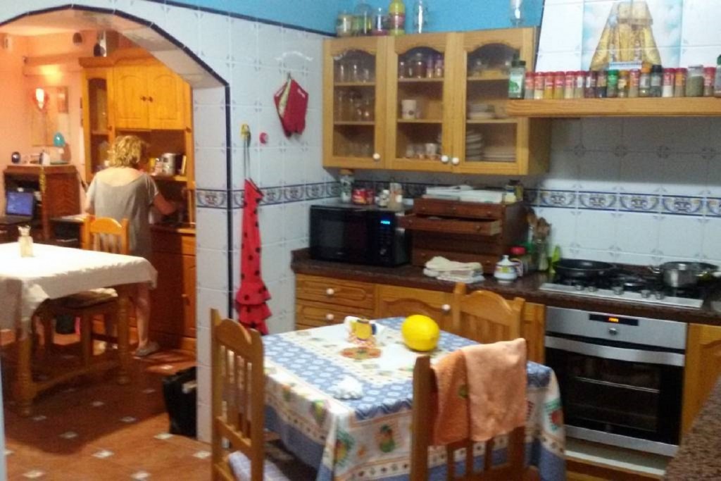 Big country house about 150 m2 and a wooden cabane about 35 m2 all equiped with saun, jacuzzi,pool, paellero and gamezone