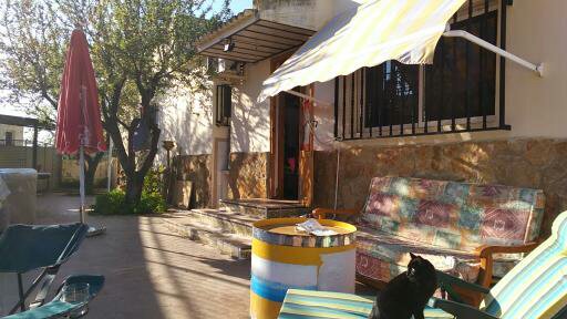 Big country house about 150 m2 and a wooden cabane about 35 m2 all equiped with saun, jacuzzi,pool, paellero and gamezone