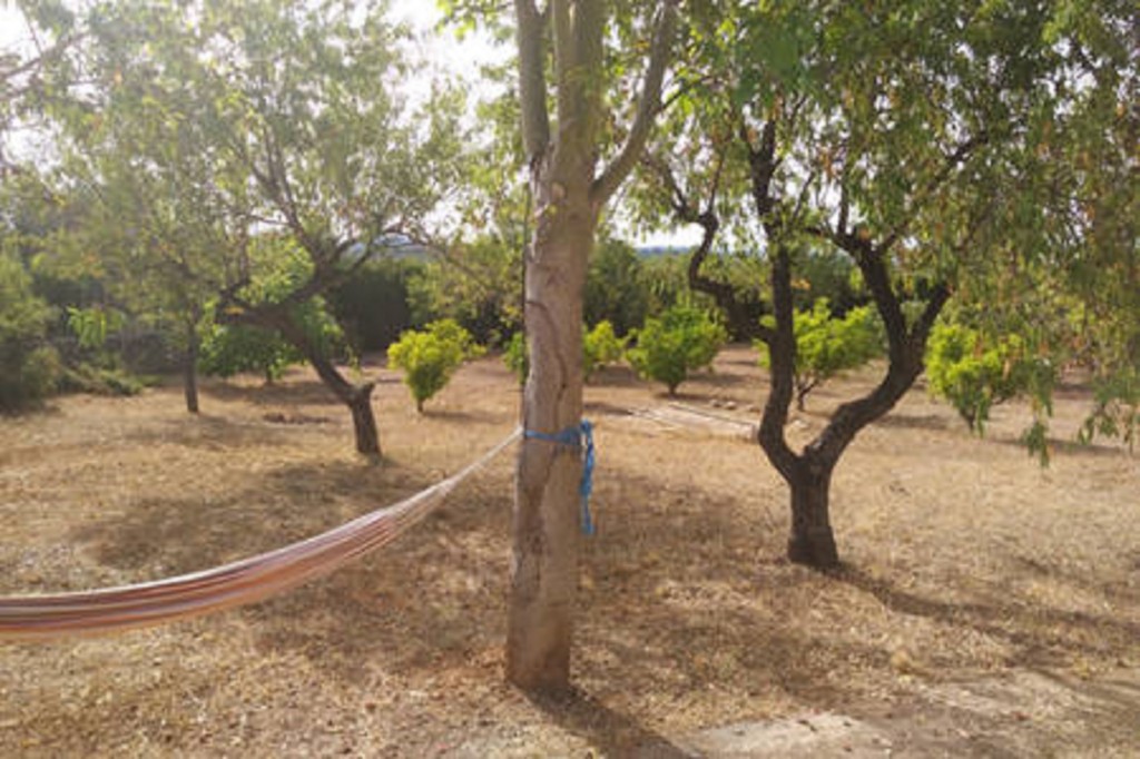 Big country house about 150 m2 and a wooden cabane about 35 m2 all equiped with saun, jacuzzi,pool, paellero and gamezone