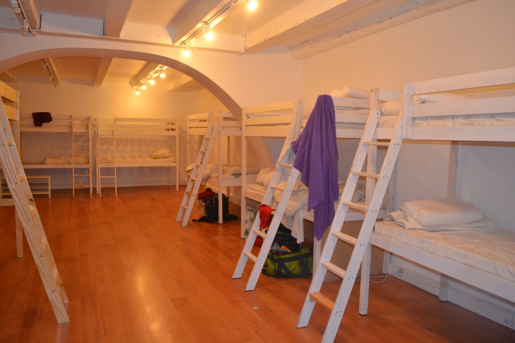 Join a volunteers community managing a non-profit Travellers’ place in Marseille!