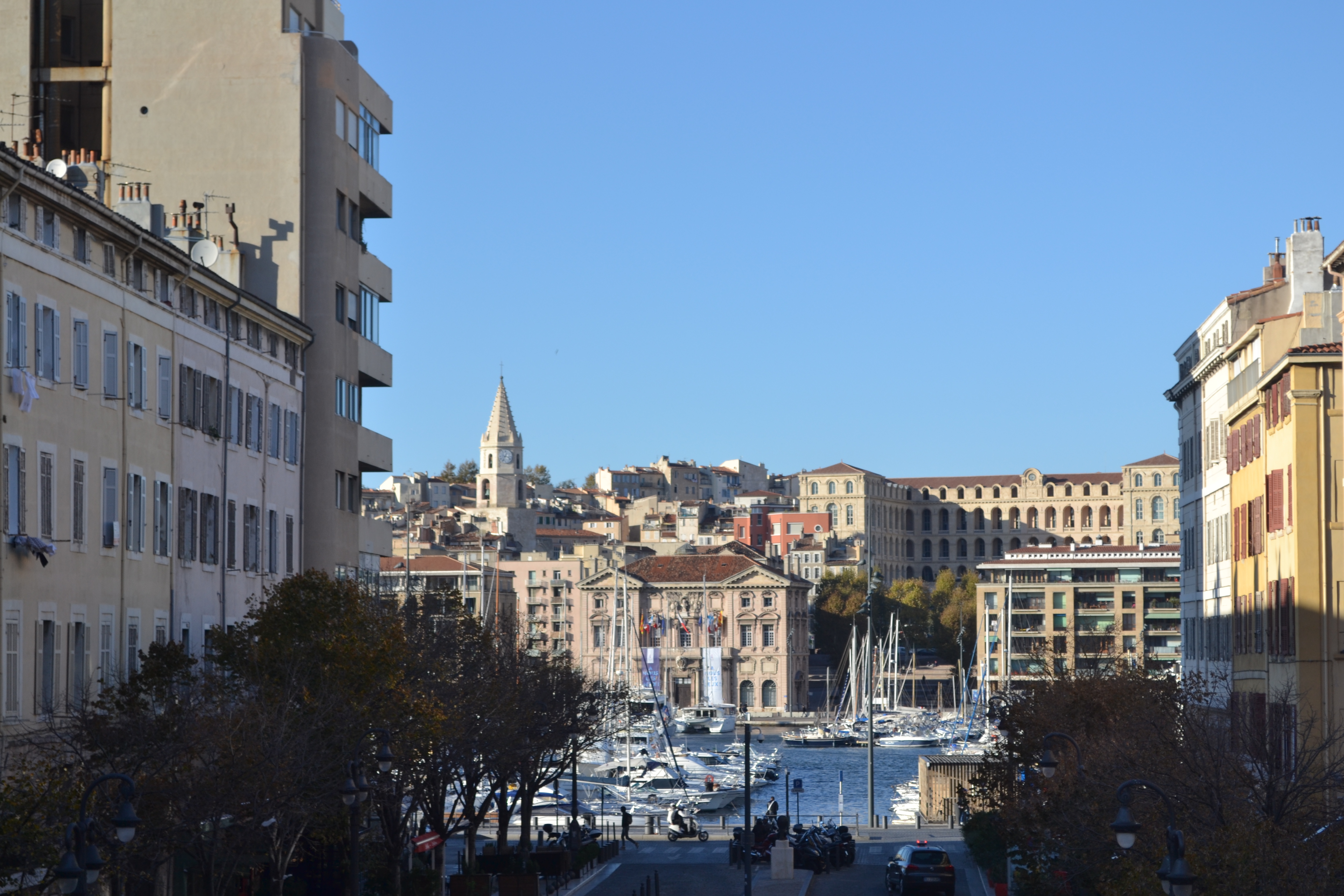 Join a volunteers community managing a non-profit Travellers’ place in Marseille!