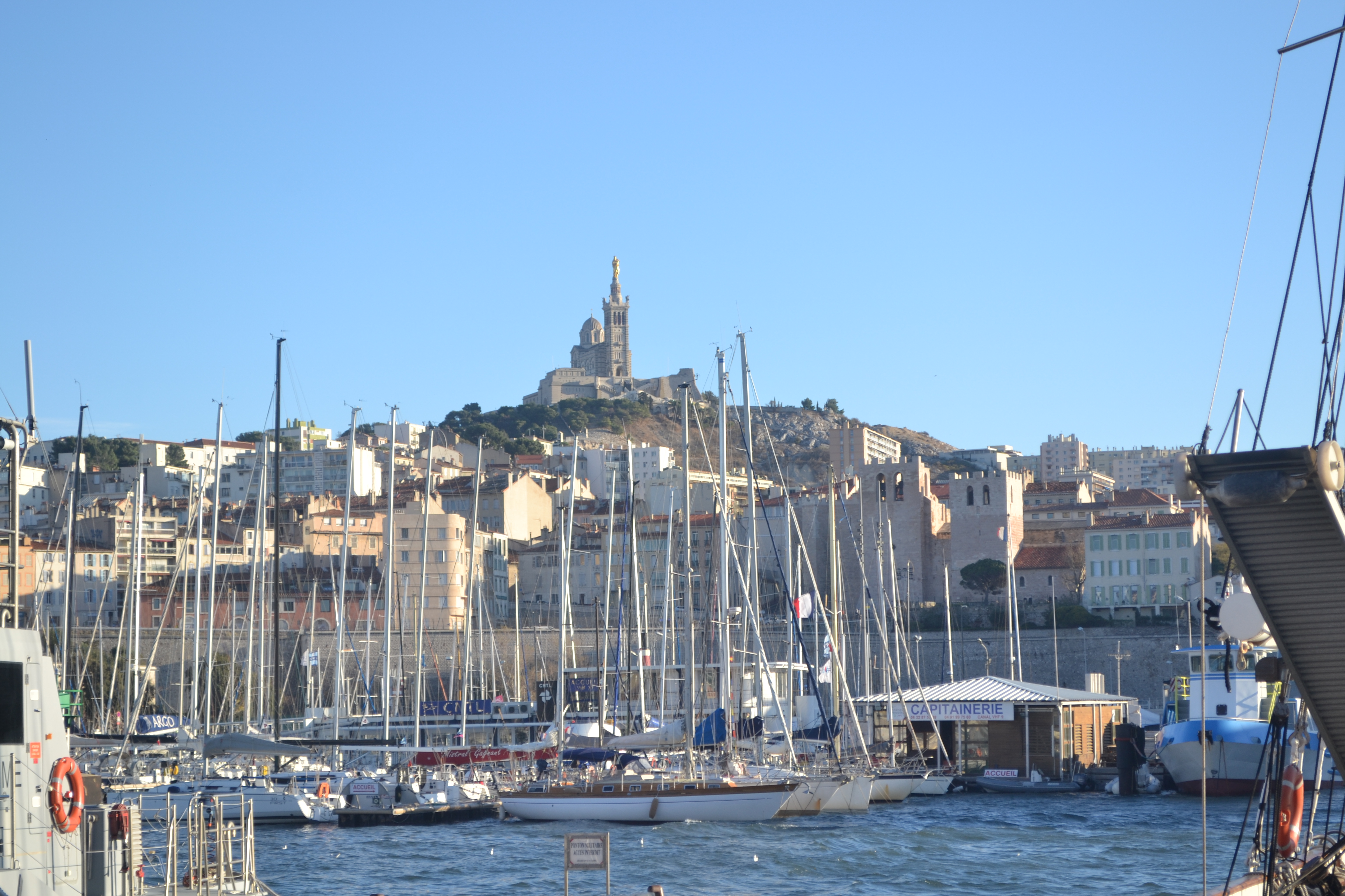 Join a volunteers community managing a non-profit Travellers’ place in Marseille!