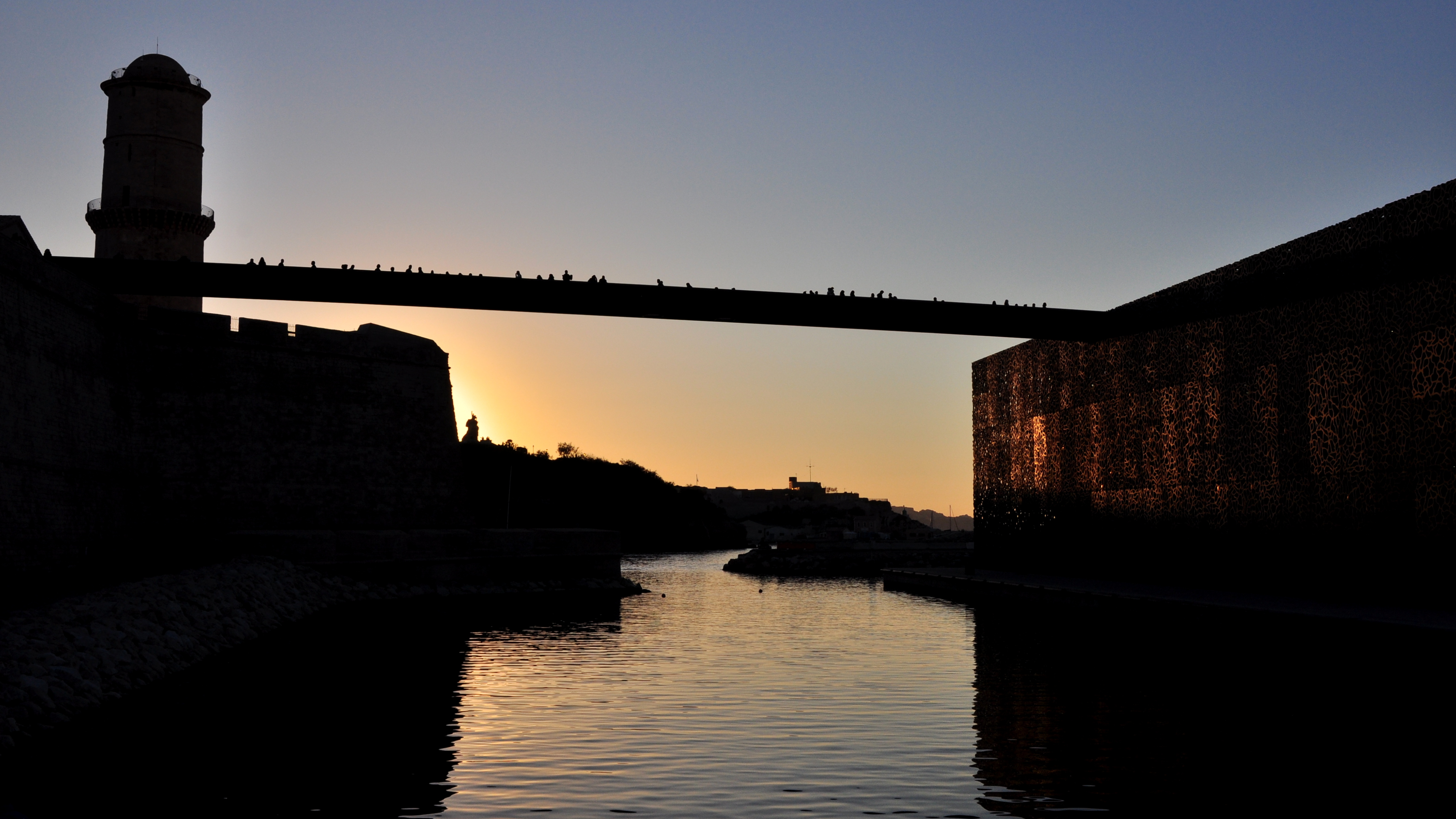 Join a volunteers community managing a non-profit Travellers’ place in Marseille!