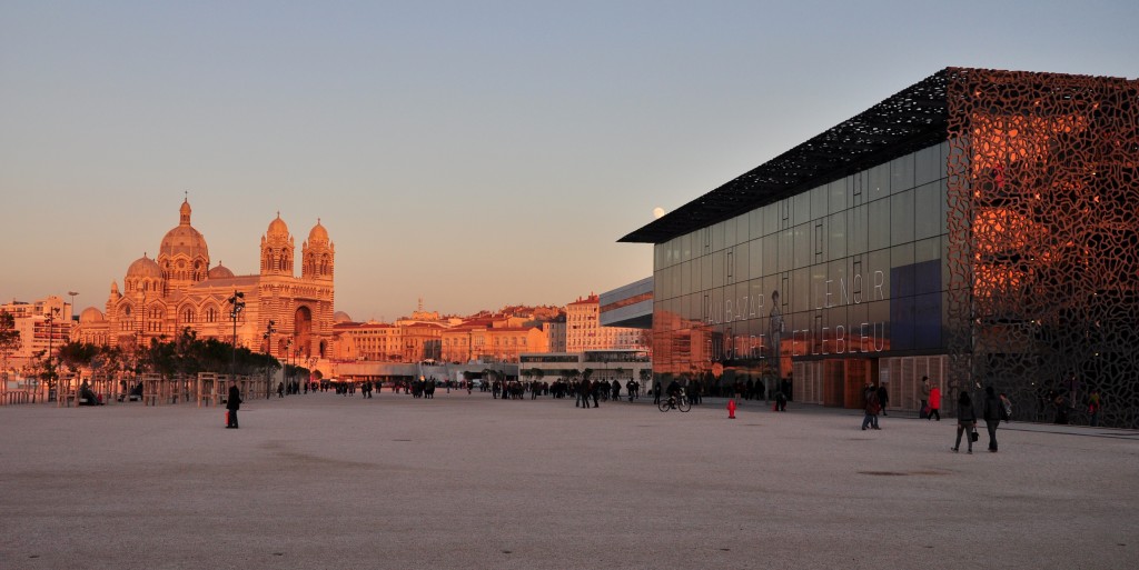 Join a volunteers community managing a non-profit Travellers’ place in Marseille!