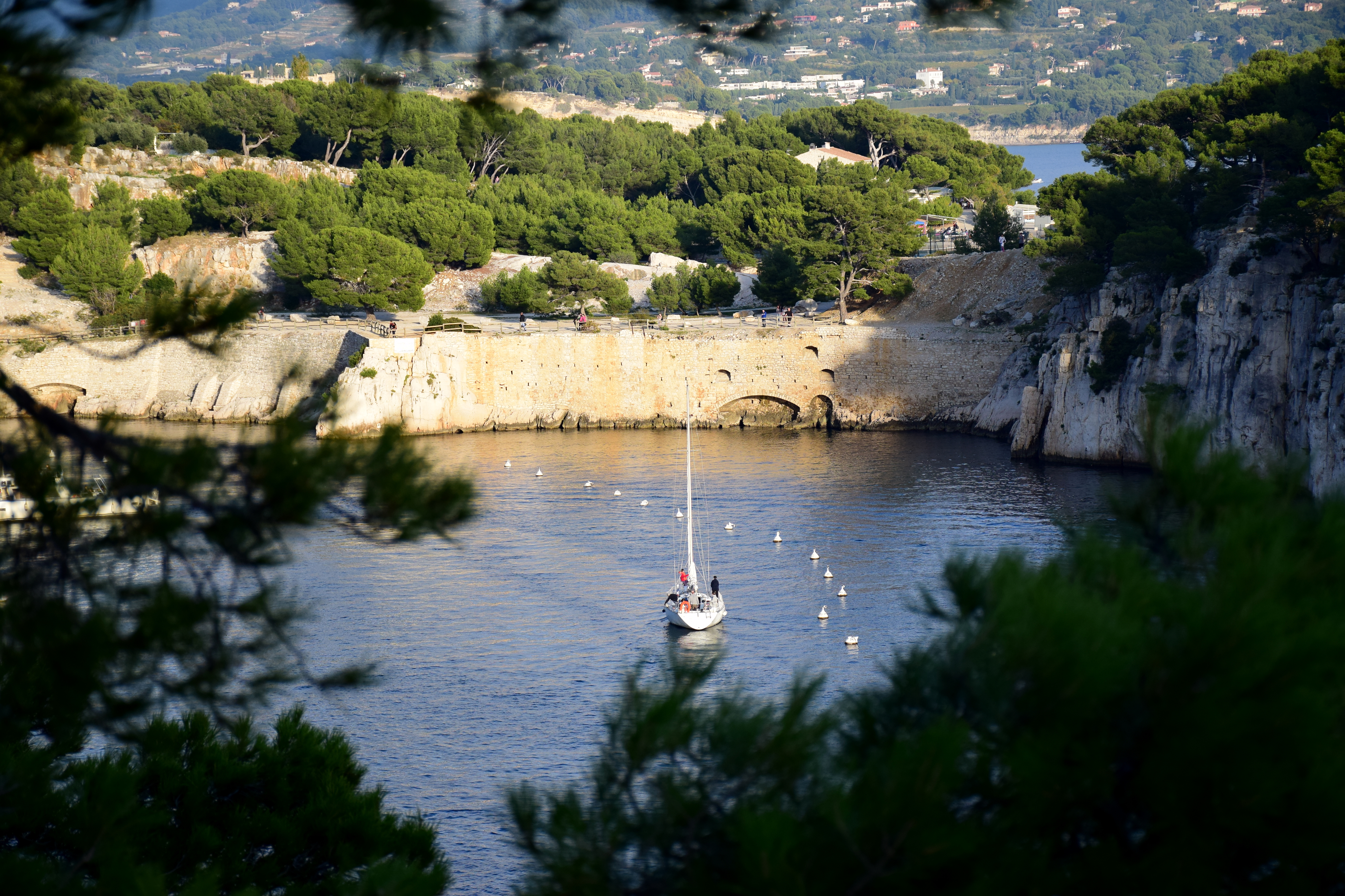 Join a volunteers community managing a non-profit Travellers’ place in Marseille!