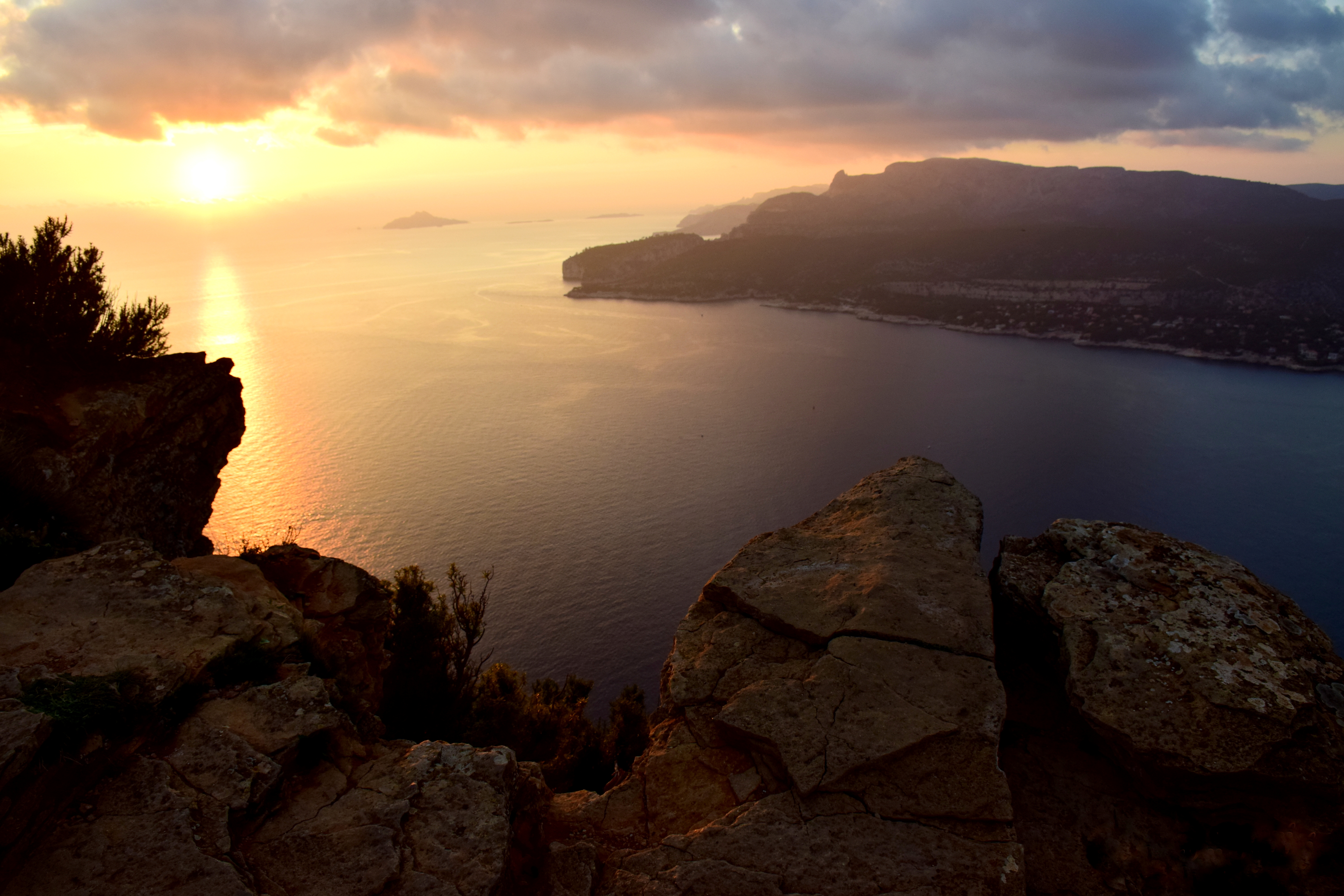 Join a volunteers community managing a non-profit Travellers’ place in Marseille!