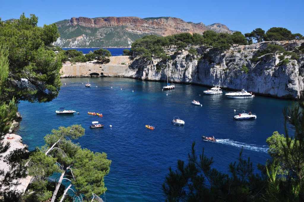 Join a volunteers community managing a non-profit Travellers’ place in Marseille!
